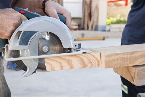 Essential Safety Precautions When Operating a Circular Saw or Angle Grinder