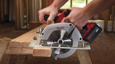 The Benefits of Using a Circular Saw in Woodworking