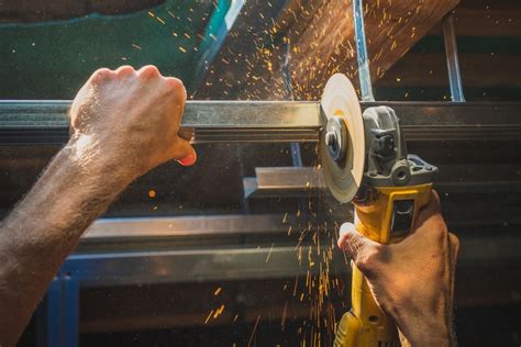 The Ultimate Guide to Choosing the Best Angle Grinder for Your DIY Projects